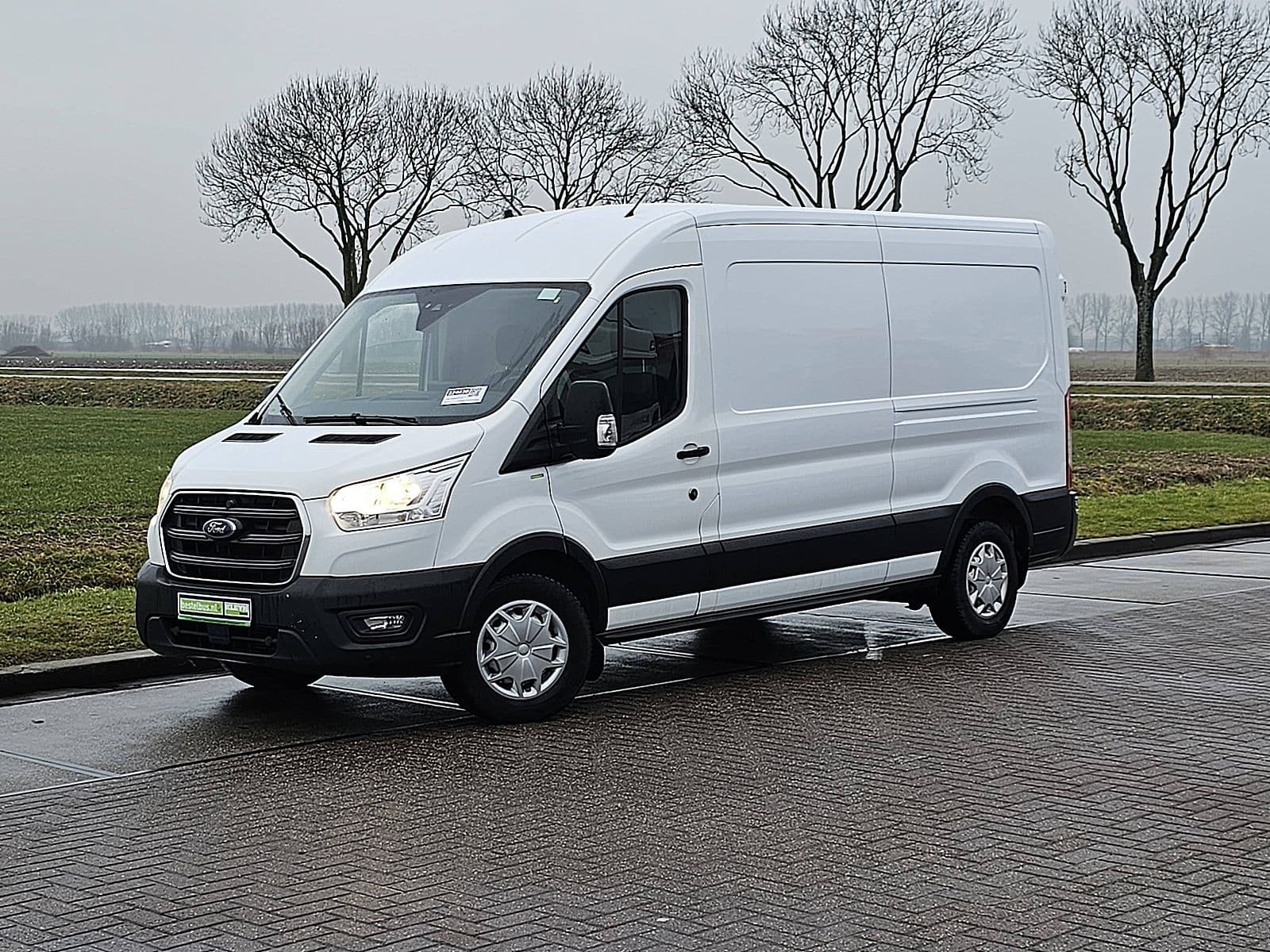 Ford Transit thumbnail 2