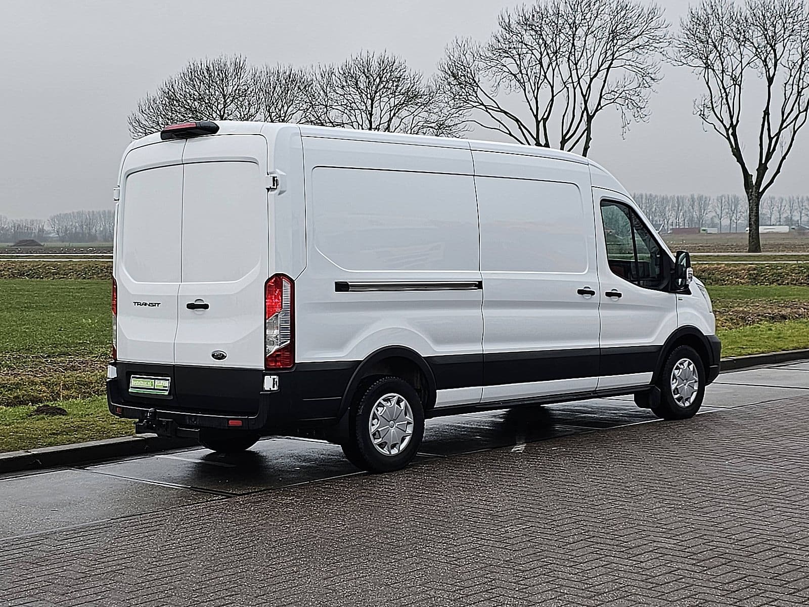 Ford Transit thumbnail 3