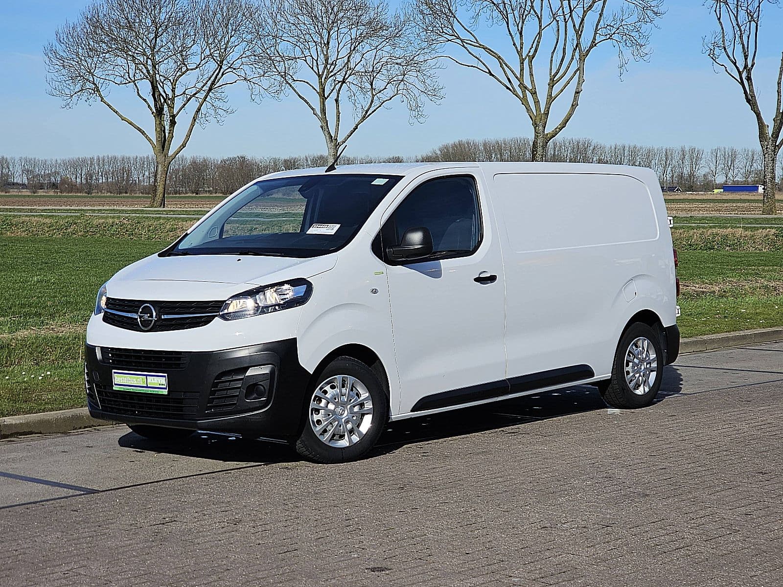 Opel Vivaro thumbnail 2