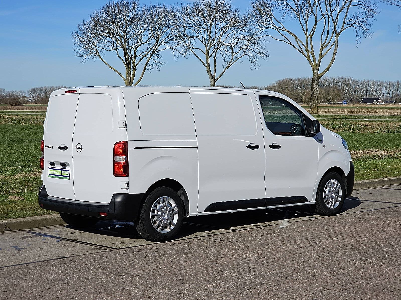 Opel Vivaro thumbnail 3