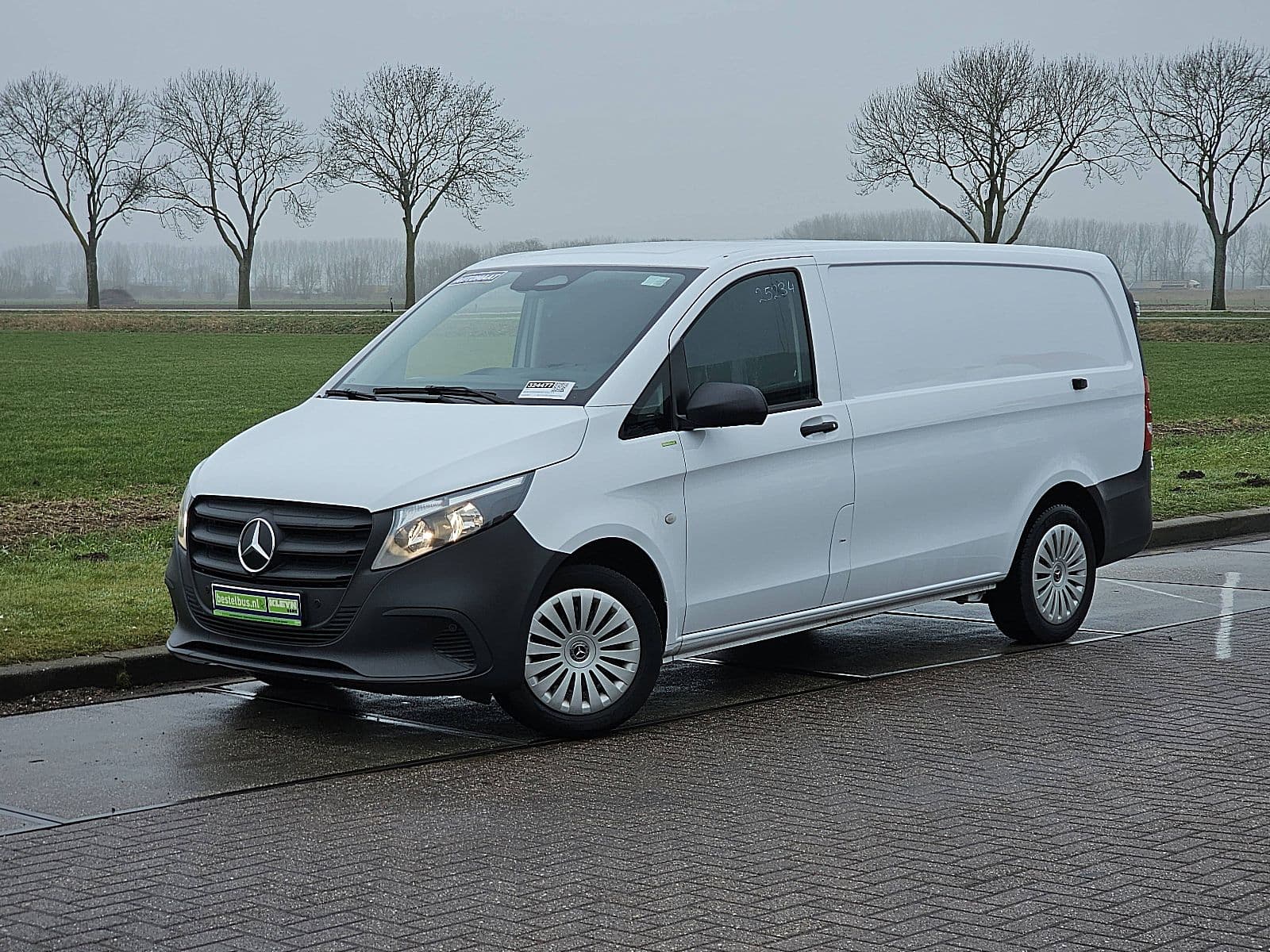Mercedes-Benz Vito thumbnail 2