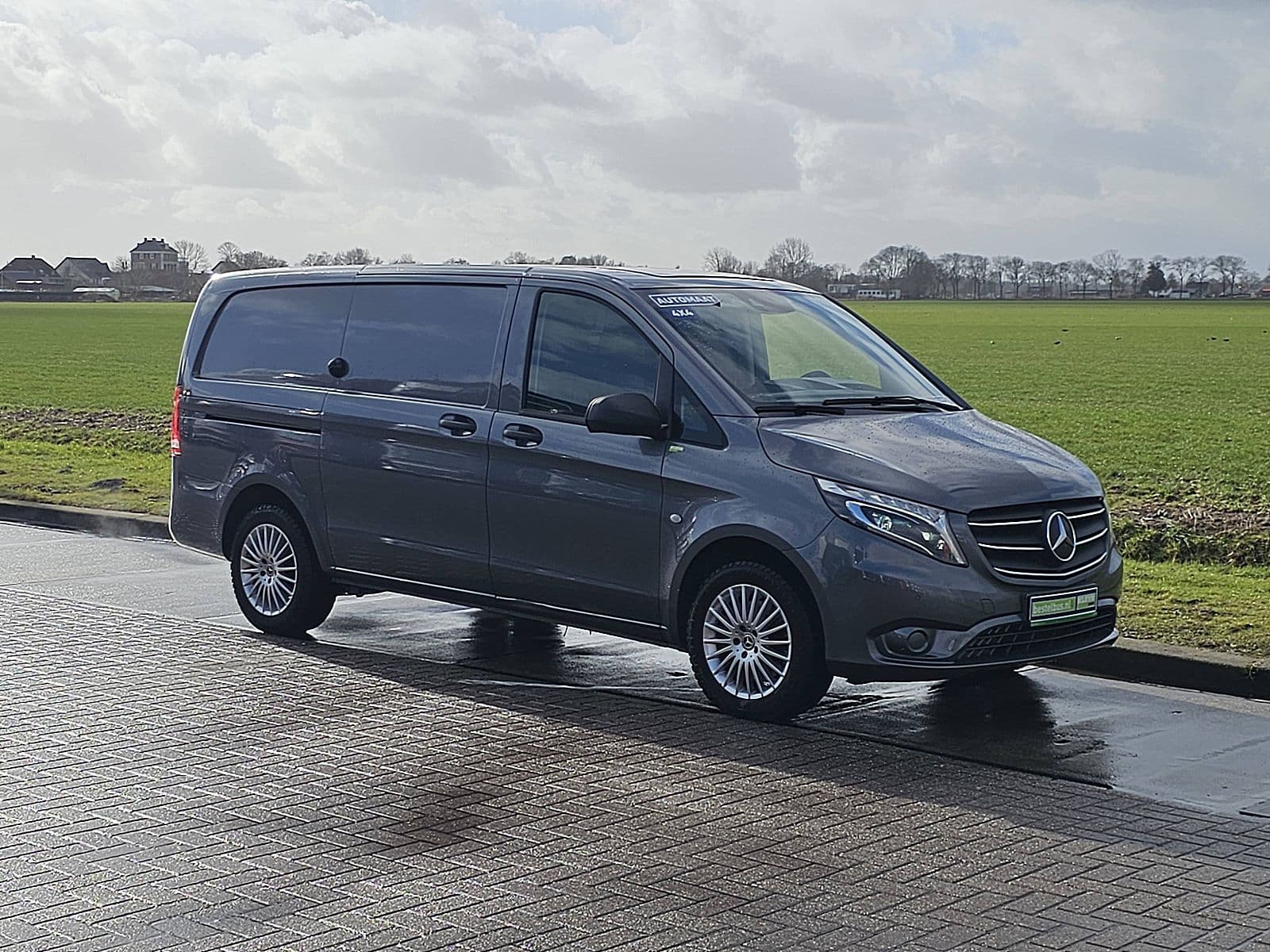 Mercedes-Benz Vito thumbnail 4