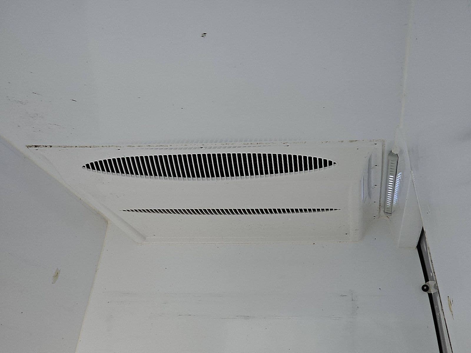 Mercedes-Benz Sprinter thumbnail 17