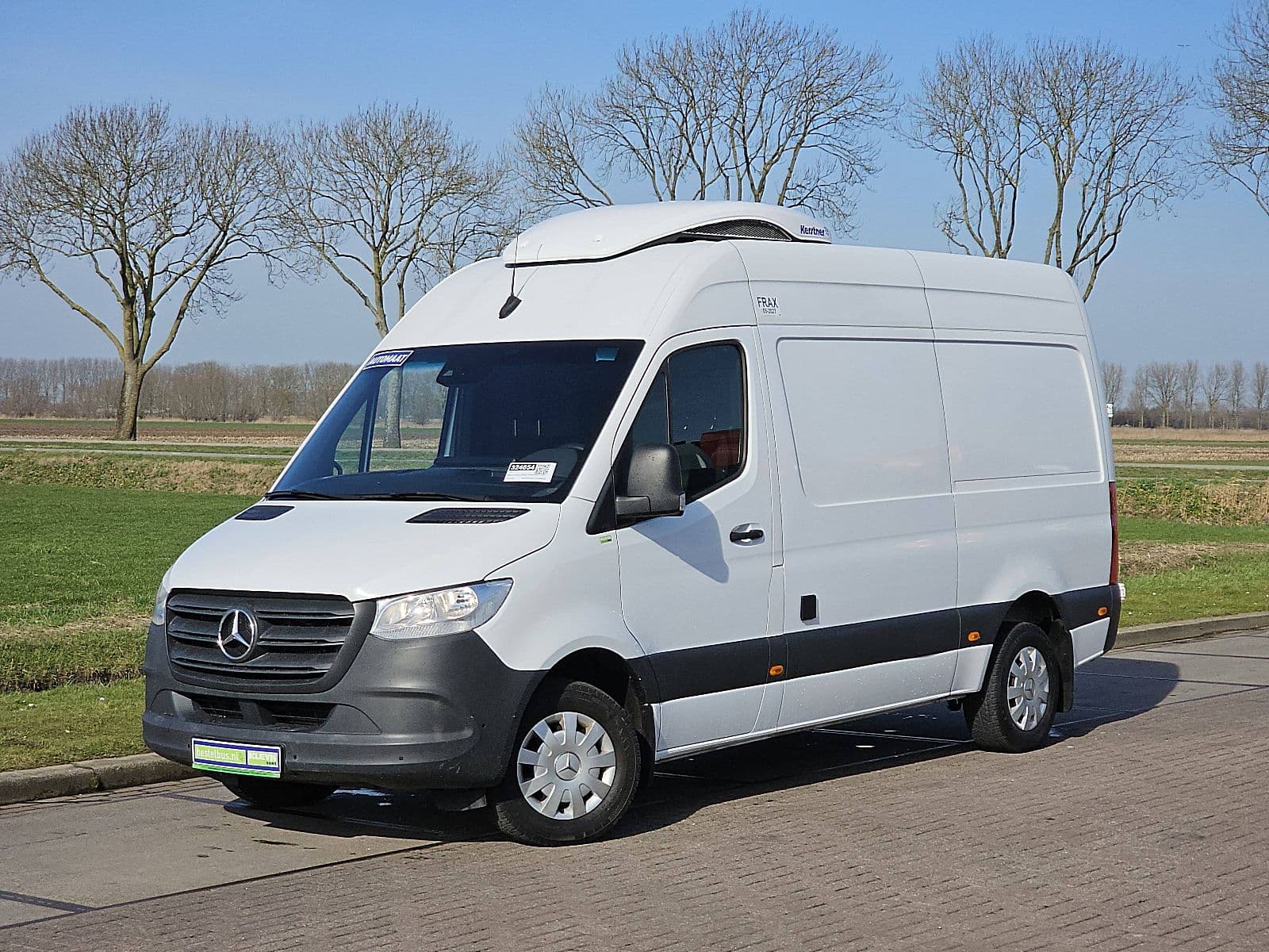 Mercedes-Benz Sprinter thumbnail 2