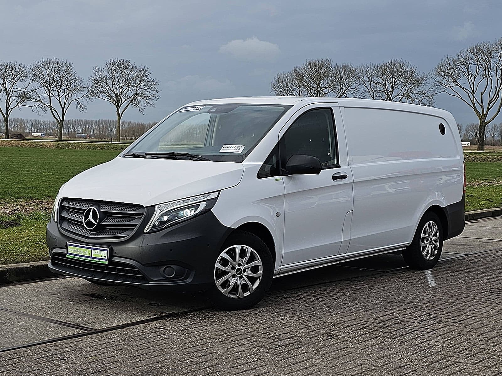 Mercedes-Benz Vito thumbnail 2