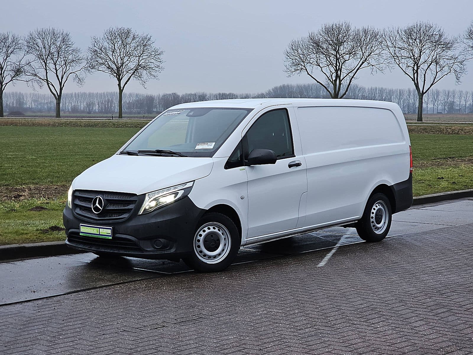 Mercedes-Benz Vito thumbnail 2