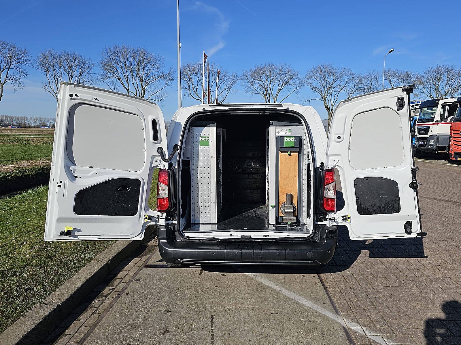 Peugeot Partner thumbnail 9