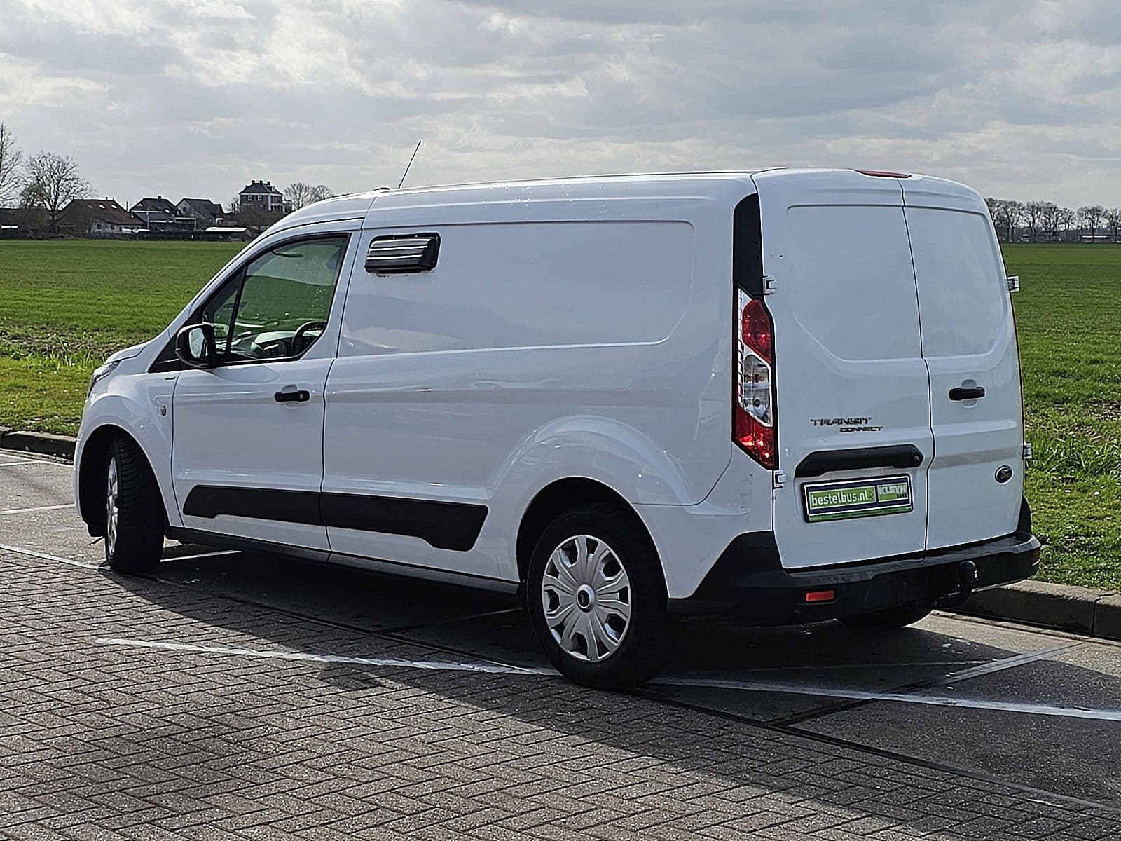 Ford Transit thumbnail 5