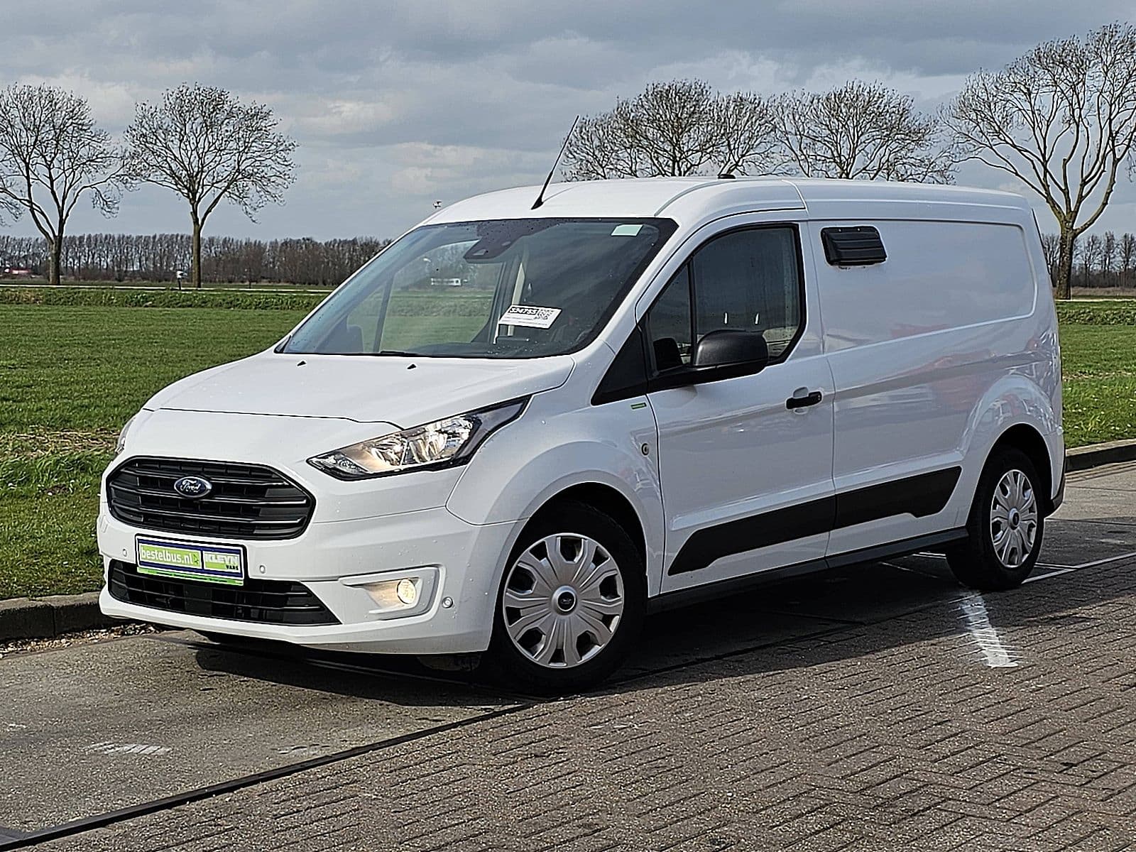 Ford Transit thumbnail 2