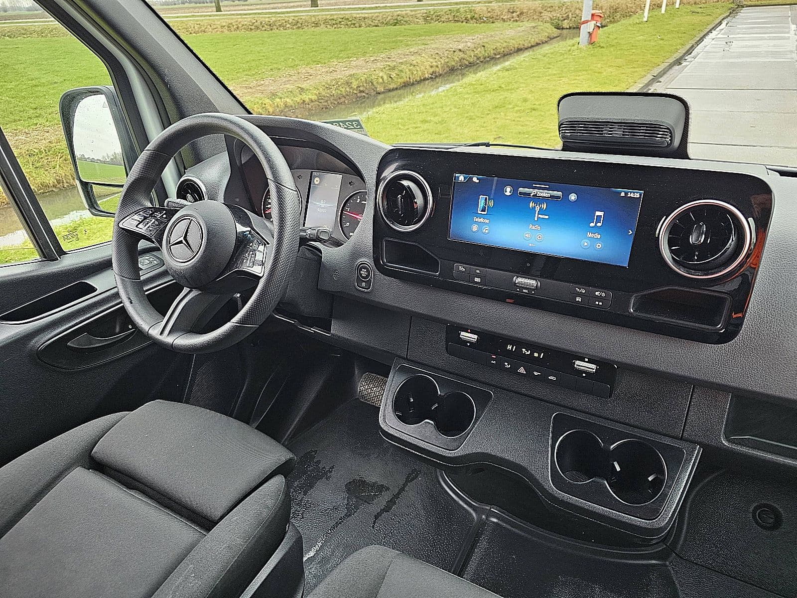 Mercedes-Benz Sprinter thumbnail 7