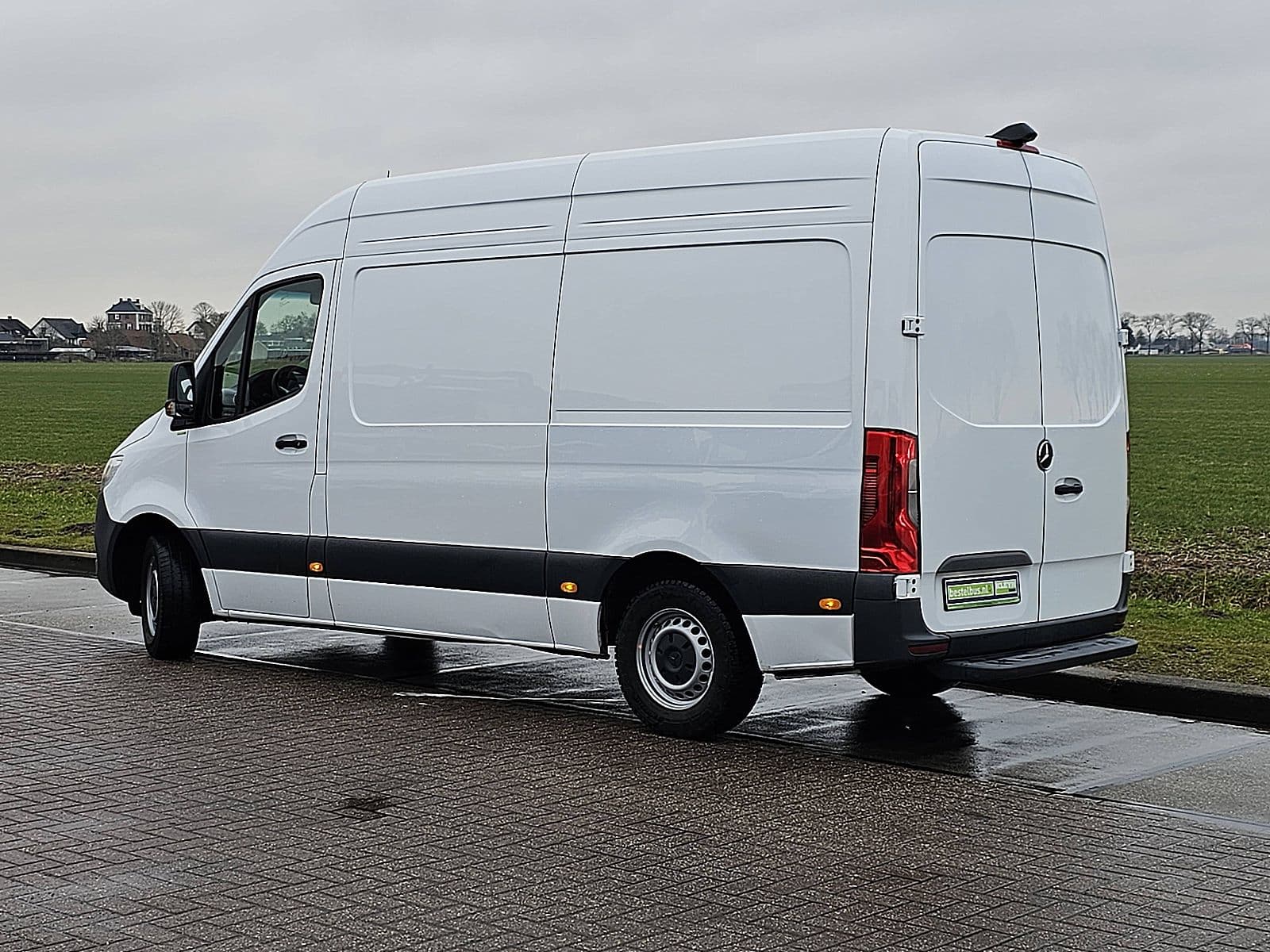 Mercedes-Benz Sprinter thumbnail 5