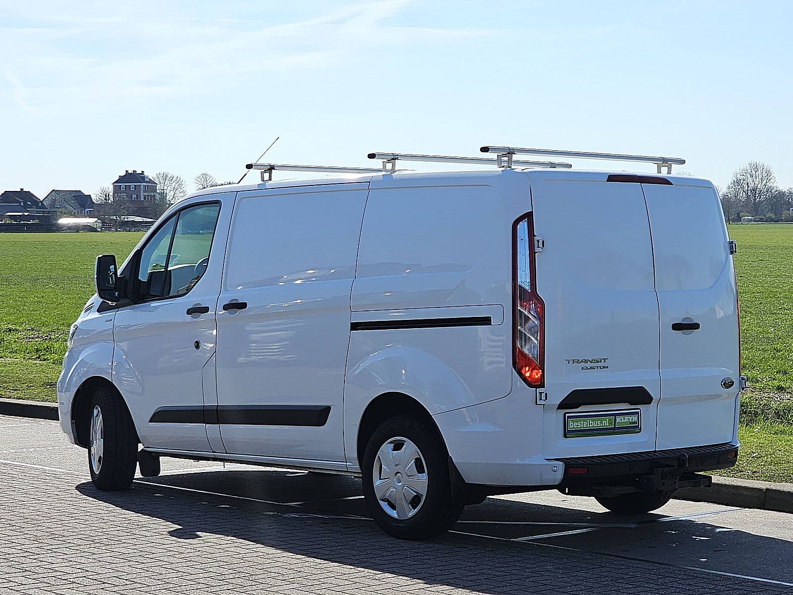 Ford Transit thumbnail 5