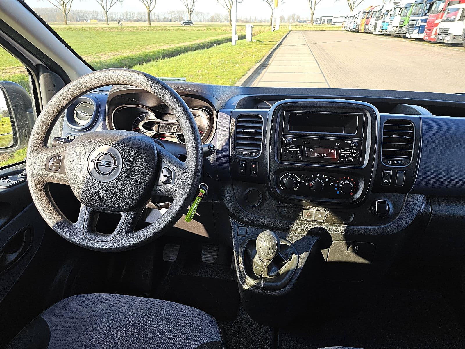 Opel Vivaro thumbnail 7