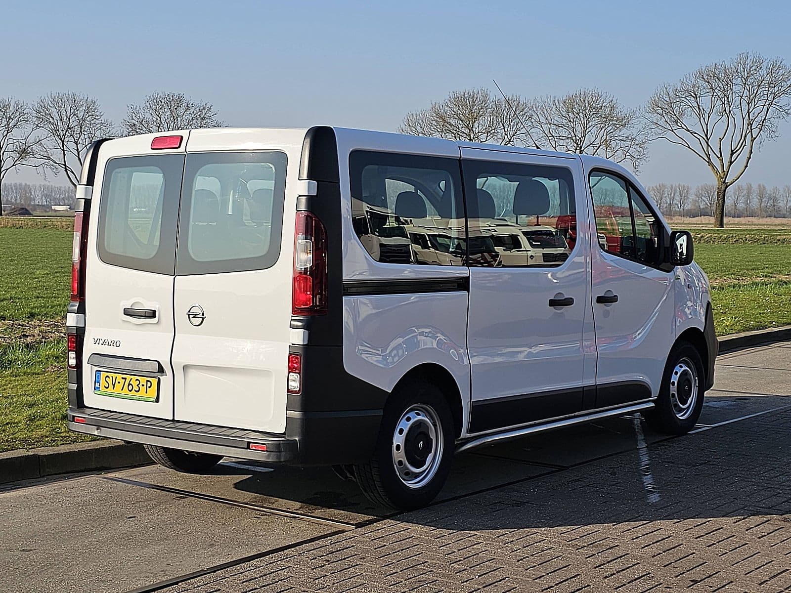 Opel Vivaro thumbnail 3