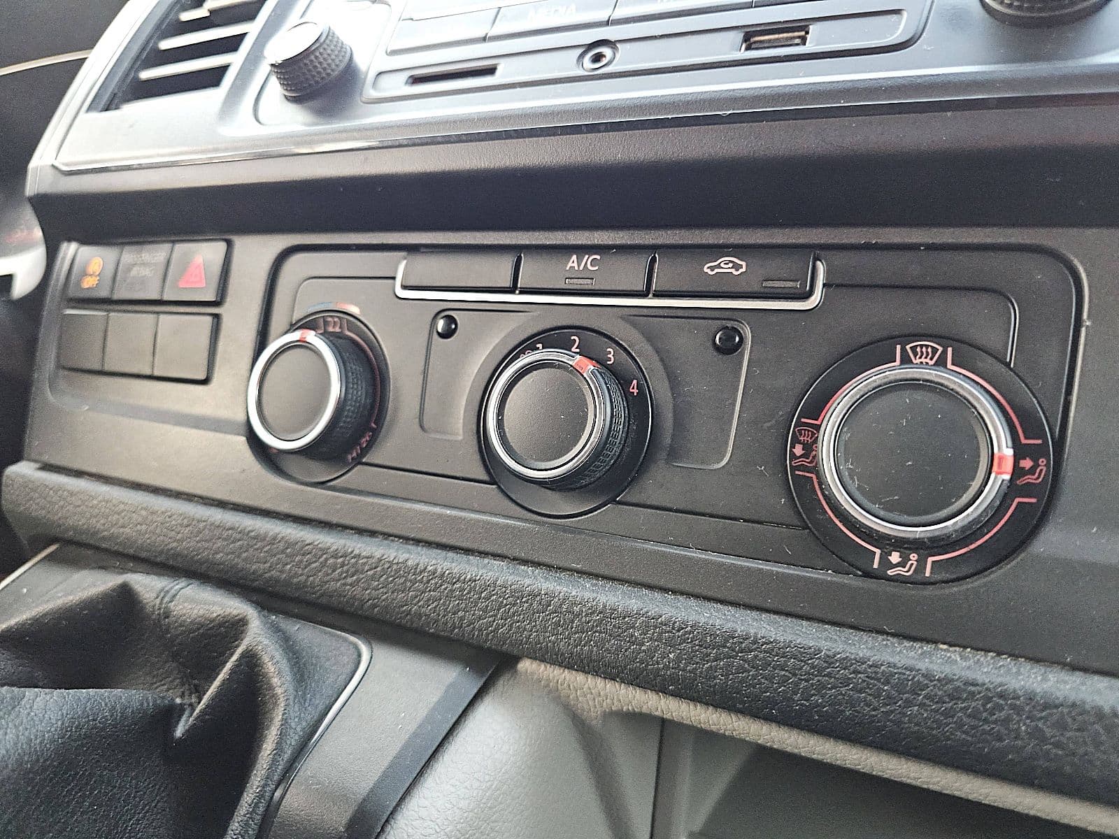 Volkswagen Transporter thumbnail 9