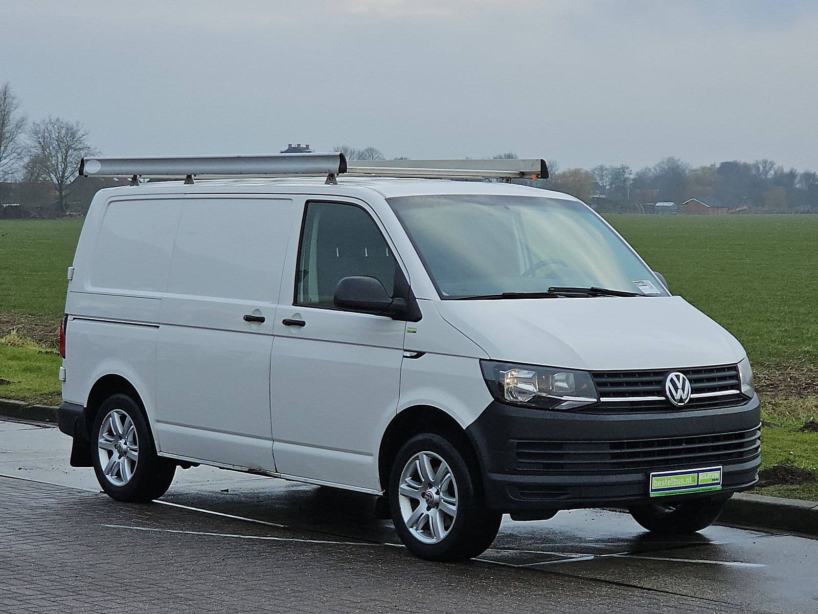 Volkswagen Transporter thumbnail 4