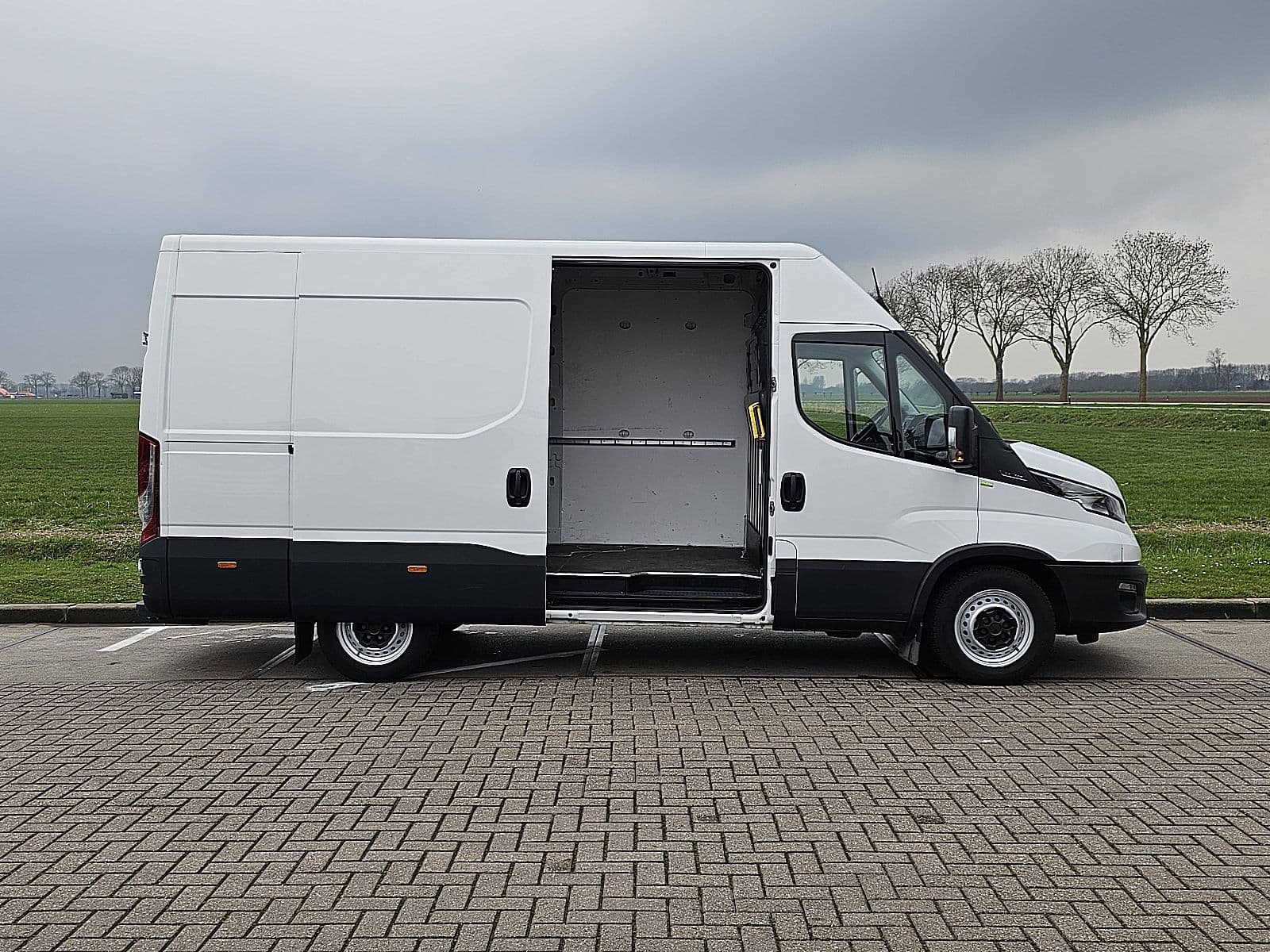 Iveco Daily thumbnail 13