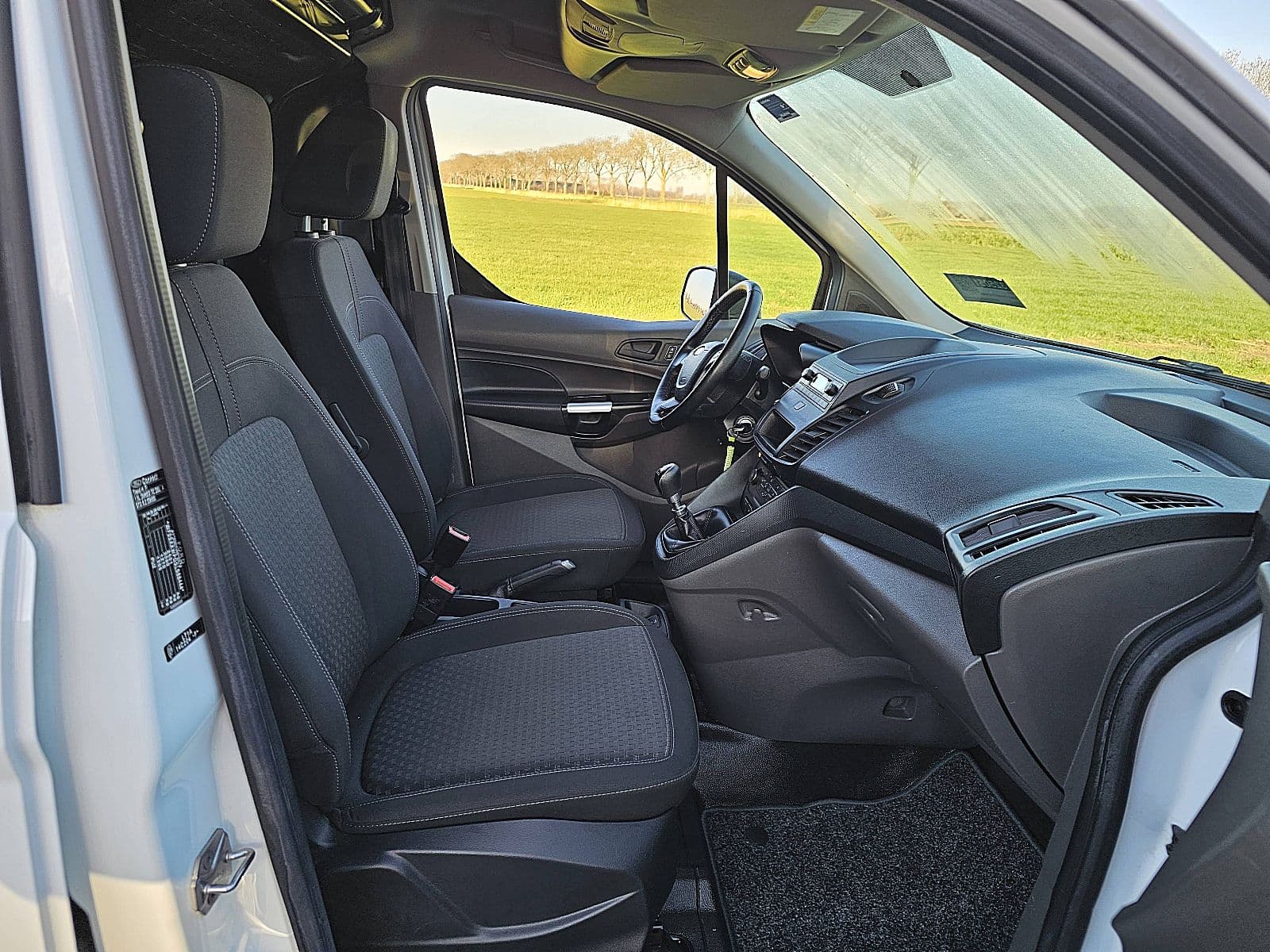 Ford Transit thumbnail 6