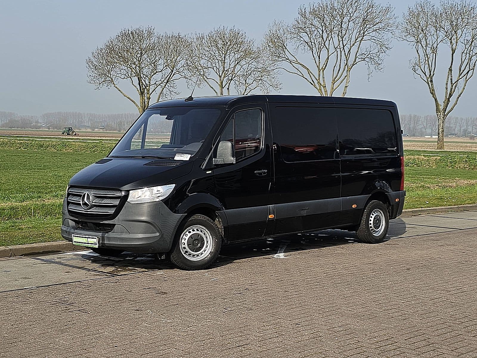Mercedes-Benz Sprinter thumbnail 2