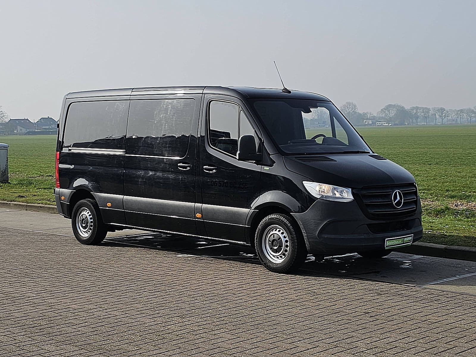 Mercedes-Benz Sprinter thumbnail 4