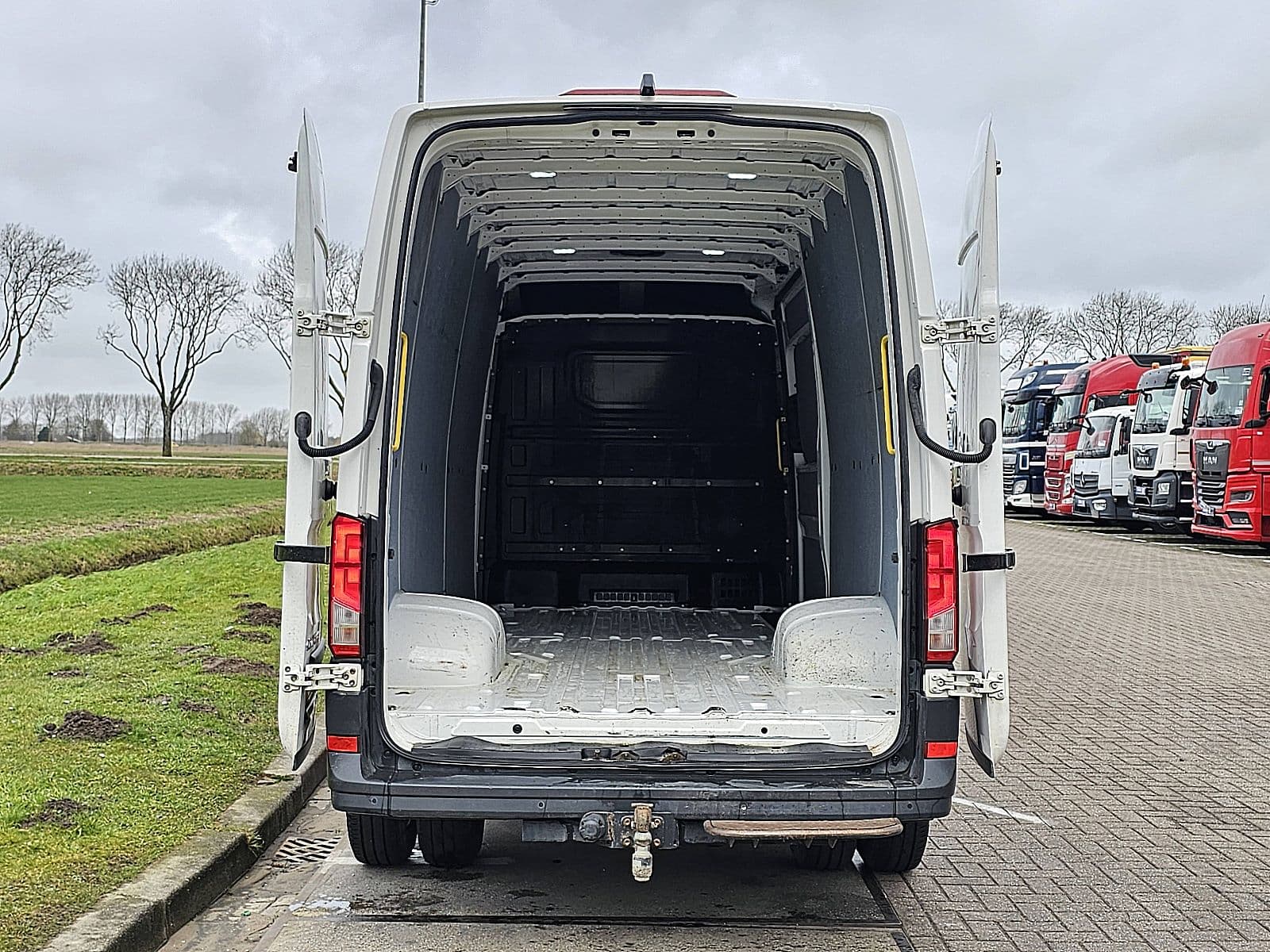 Volkswagen Crafter thumbnail 13