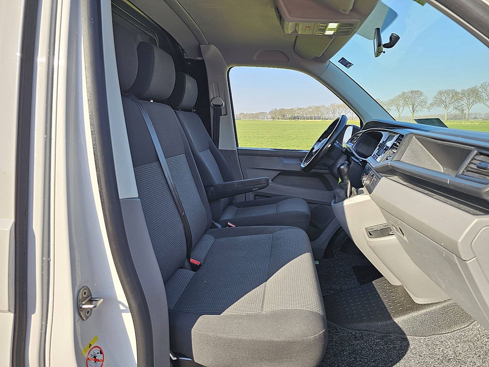 Volkswagen Transporter thumbnail 6