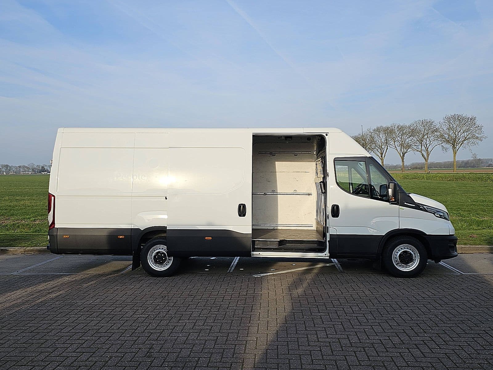 Iveco Daily thumbnail 14