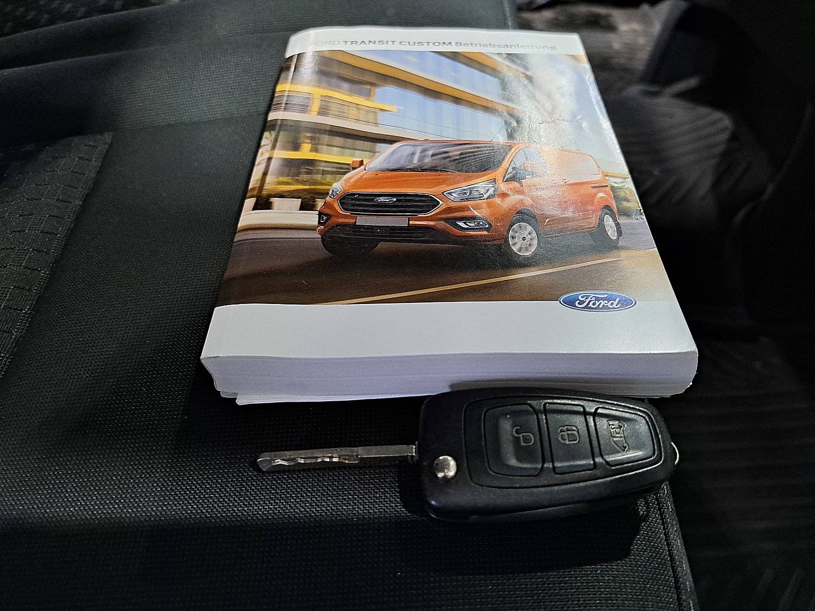 Ford Transit thumbnail 12