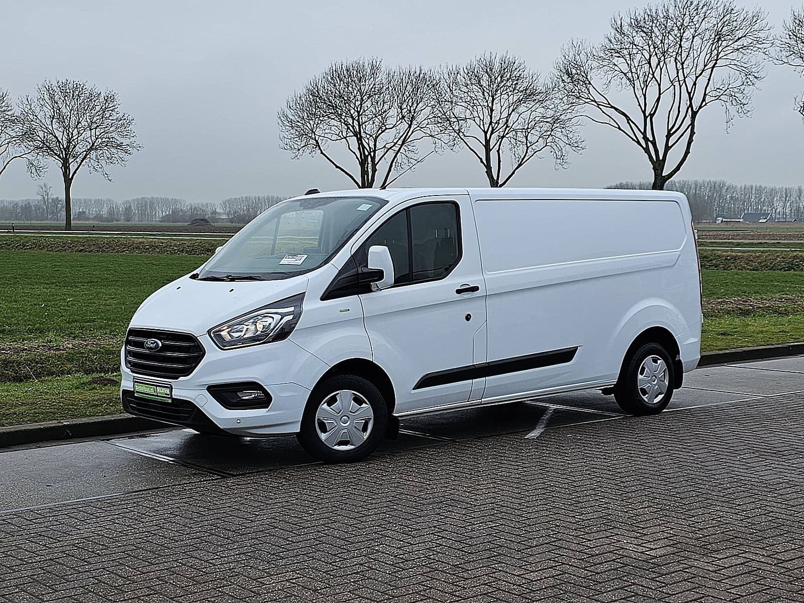 Ford Transit thumbnail 2