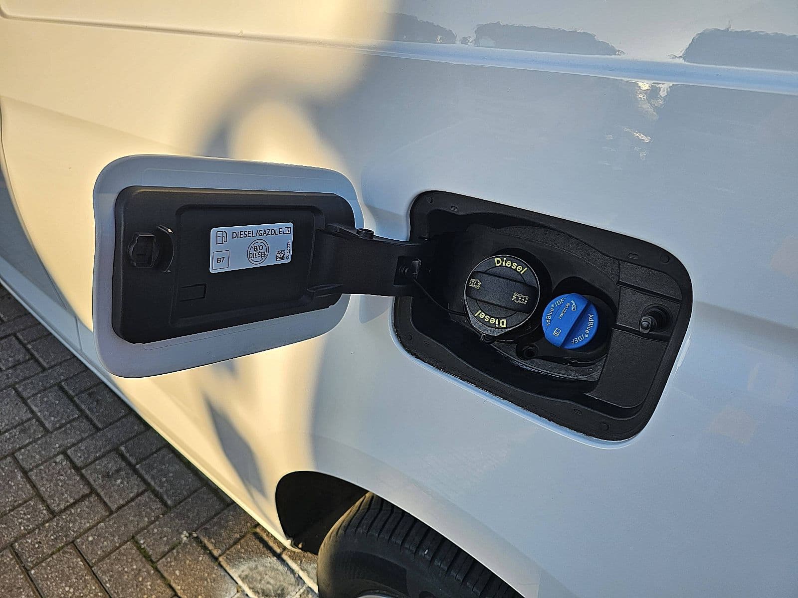 Volkswagen Caddy thumbnail 15