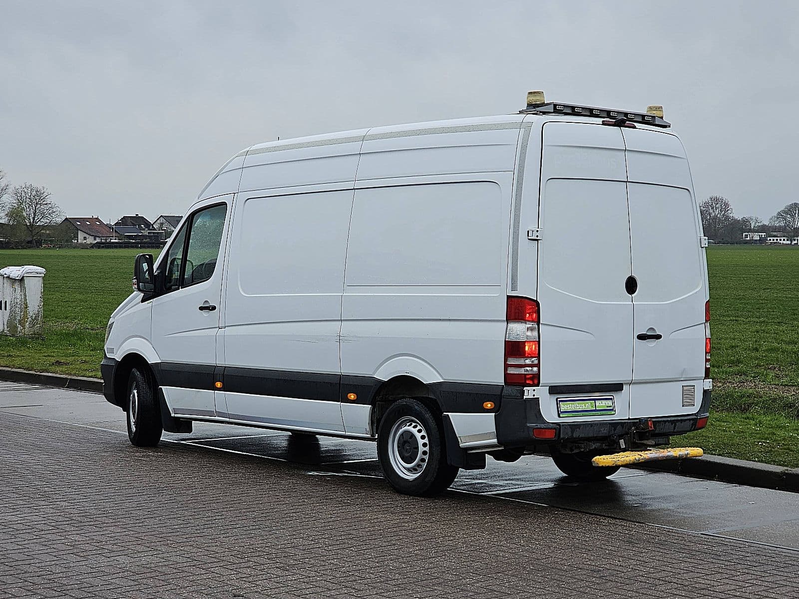 Mercedes-Benz Sprinter thumbnail 5