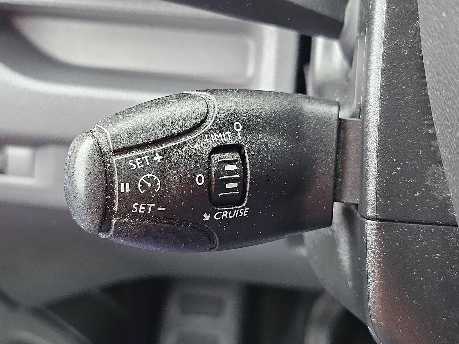 Opel Vivaro thumbnail 12