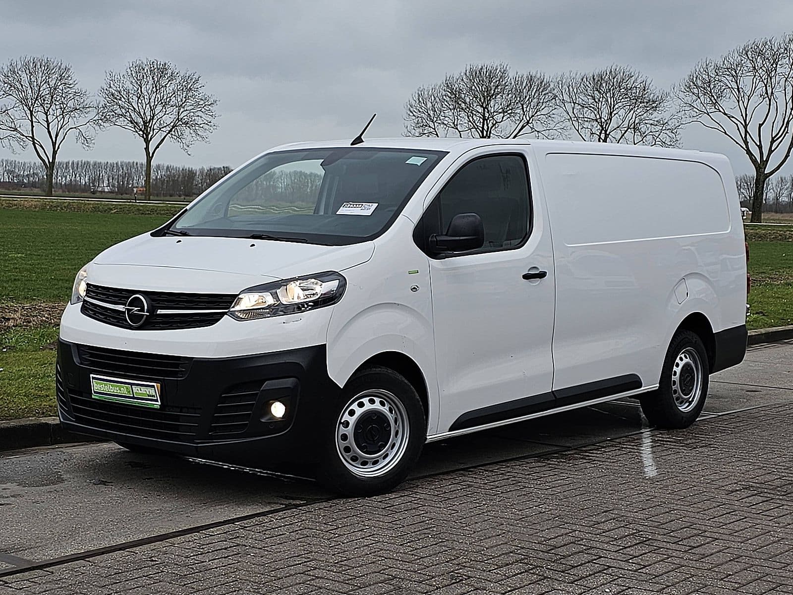Opel Vivaro thumbnail 2