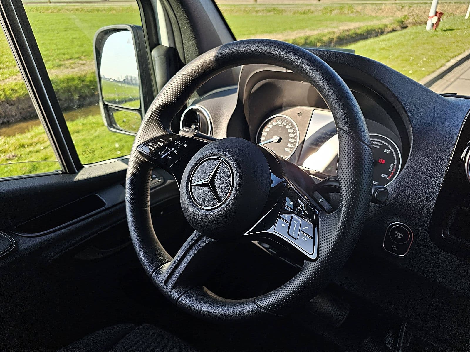 Mercedes-Benz Esprinter thumbnail 10