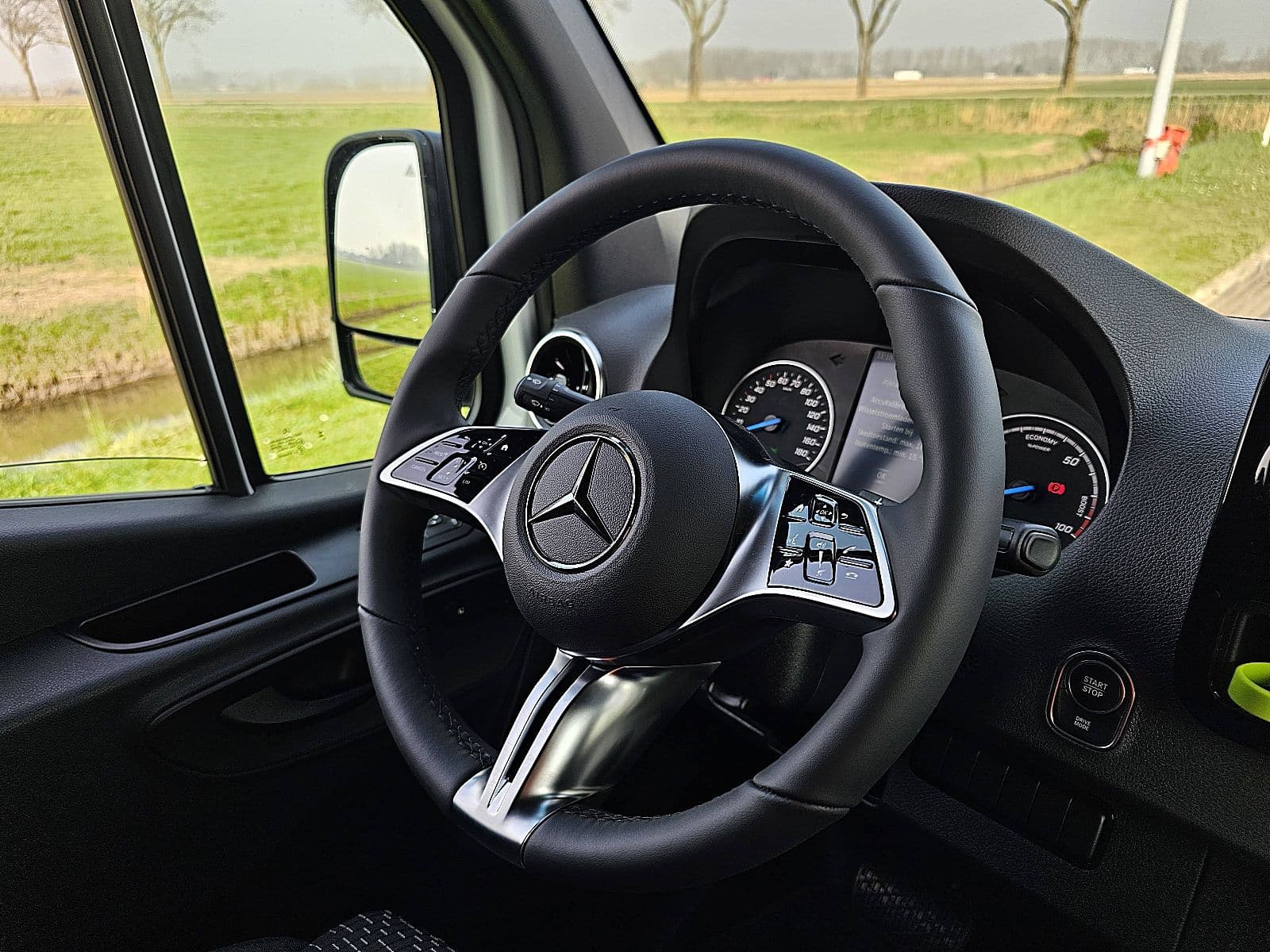 Mercedes-Benz Esprinter thumbnail 10