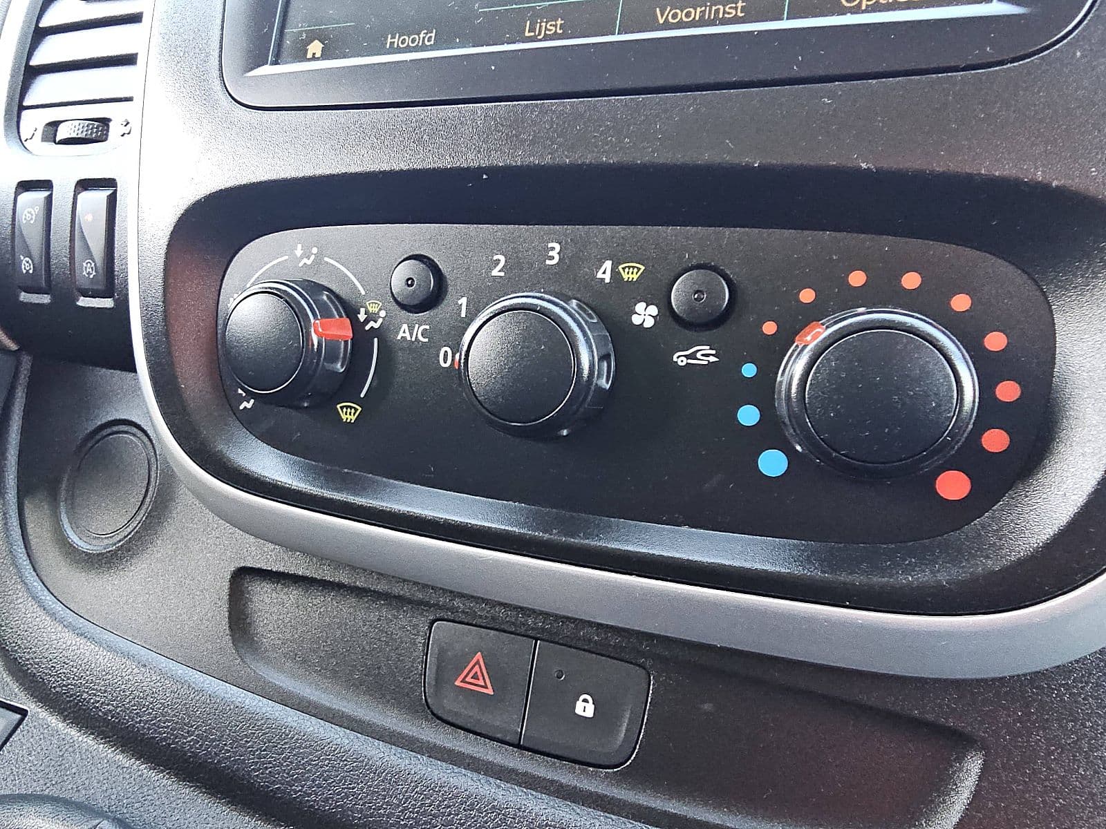 Renault Trafic thumbnail 9