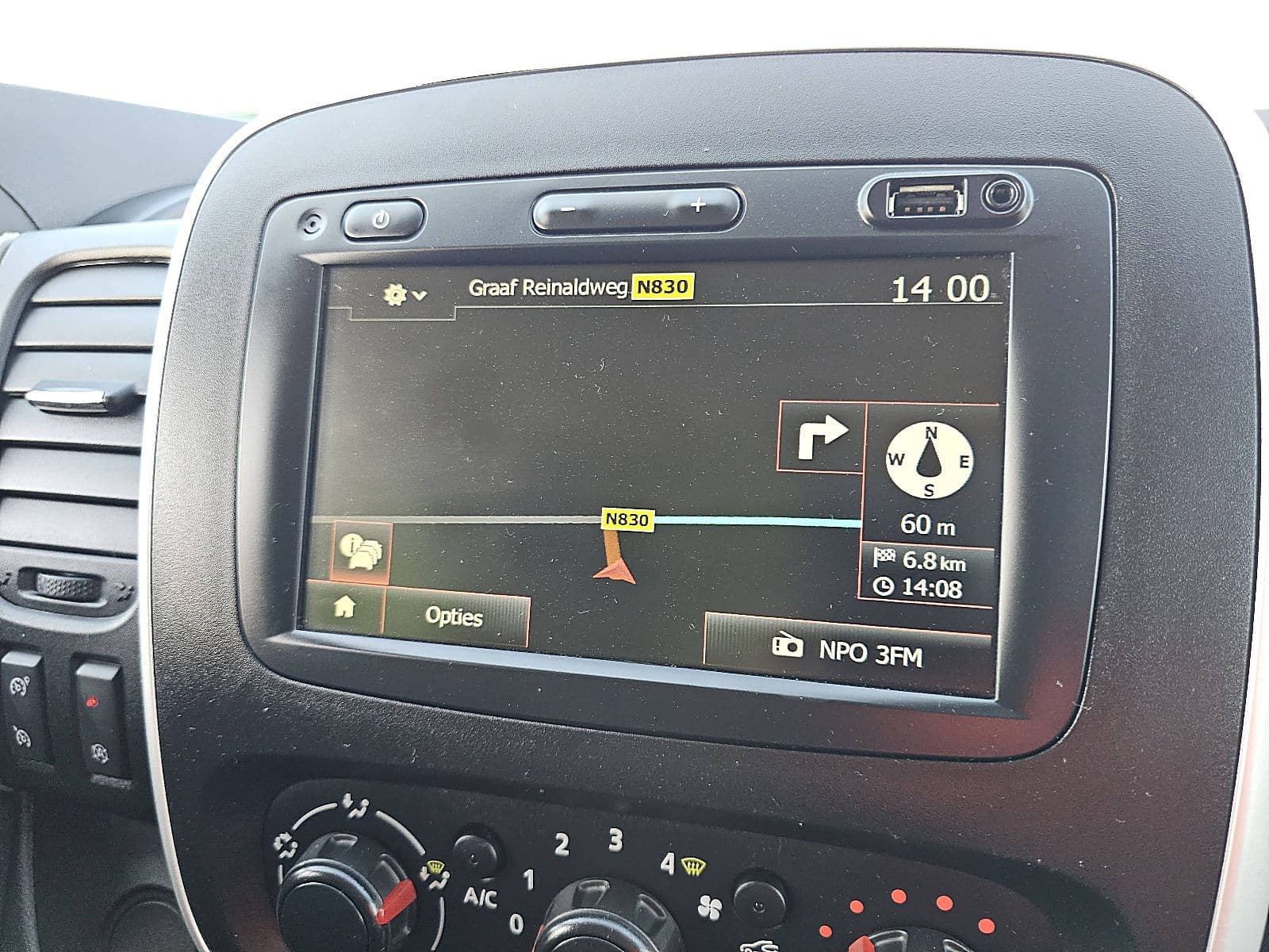 Renault Trafic thumbnail 11