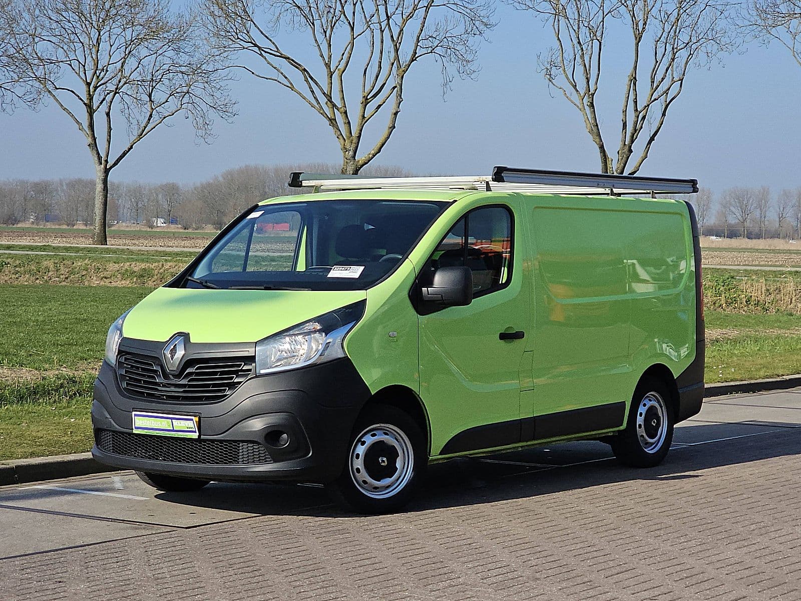 Renault Trafic thumbnail 2