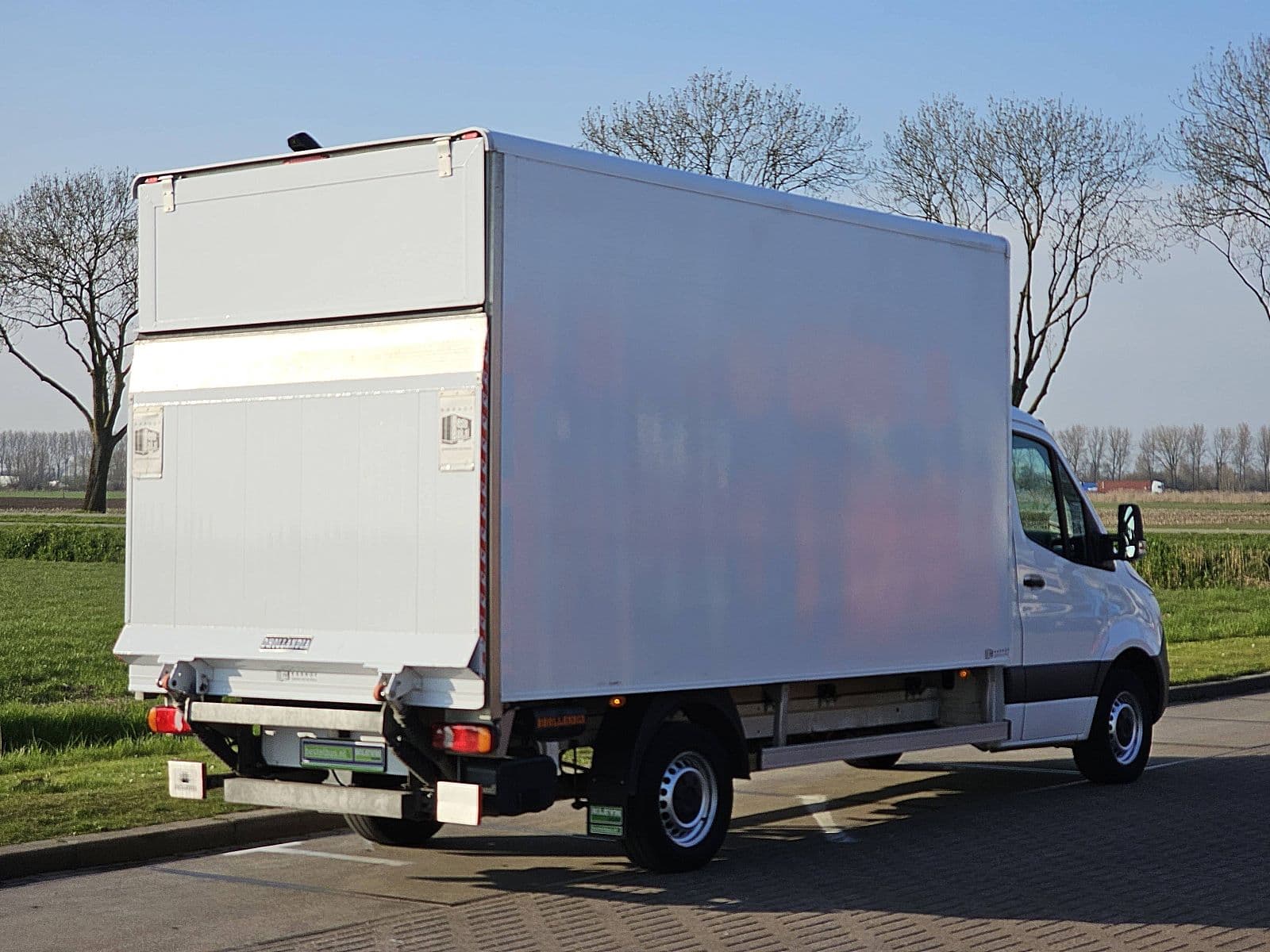 Mercedes-Benz Sprinter thumbnail 3