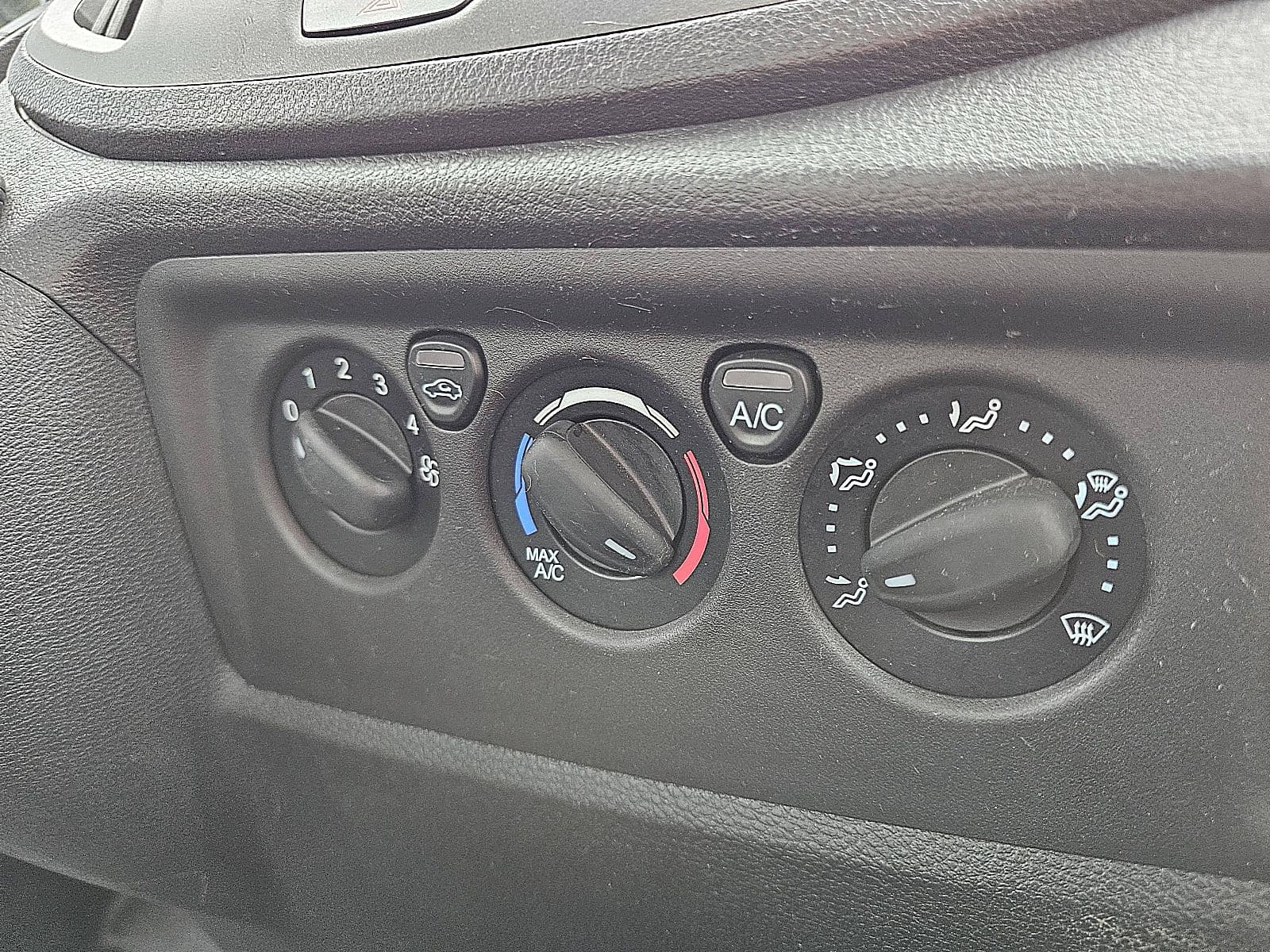 Ford Transit thumbnail 9