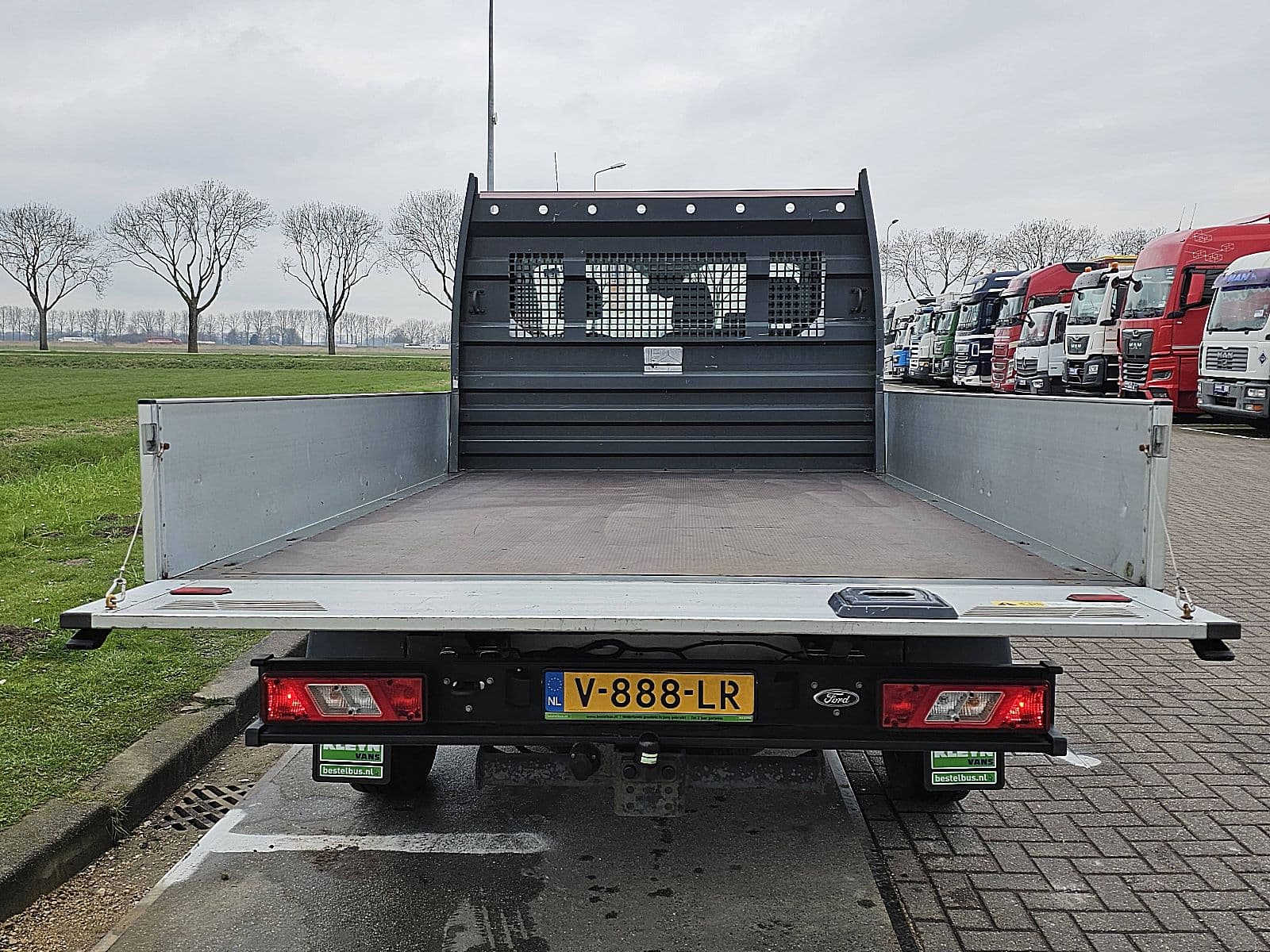 Ford Transit thumbnail 11