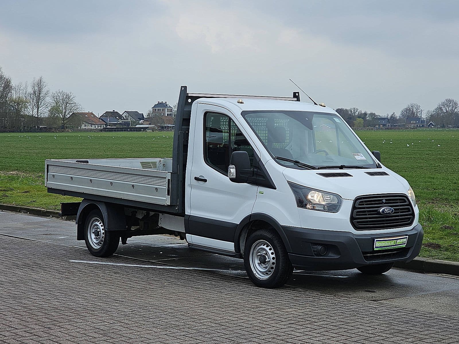 Ford Transit thumbnail 4