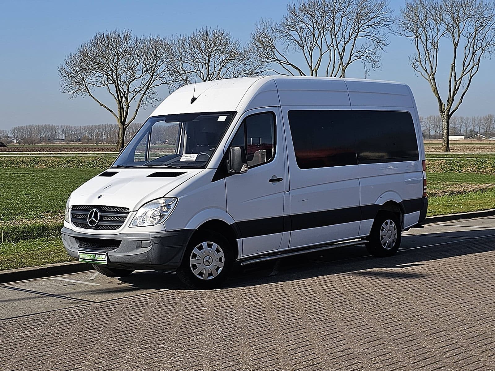 Mercedes-Benz Sprinter thumbnail 2