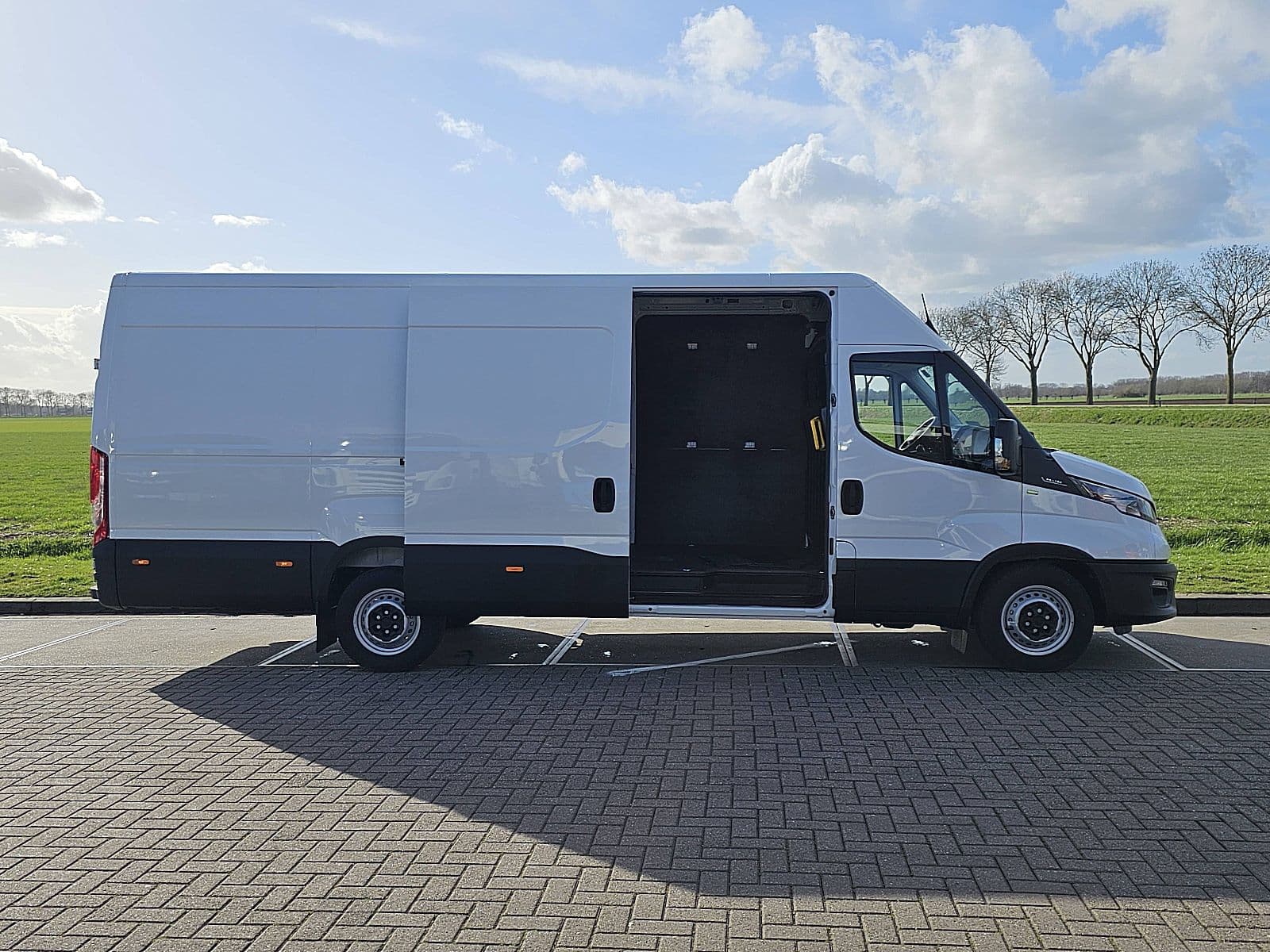 Iveco Daily thumbnail 12