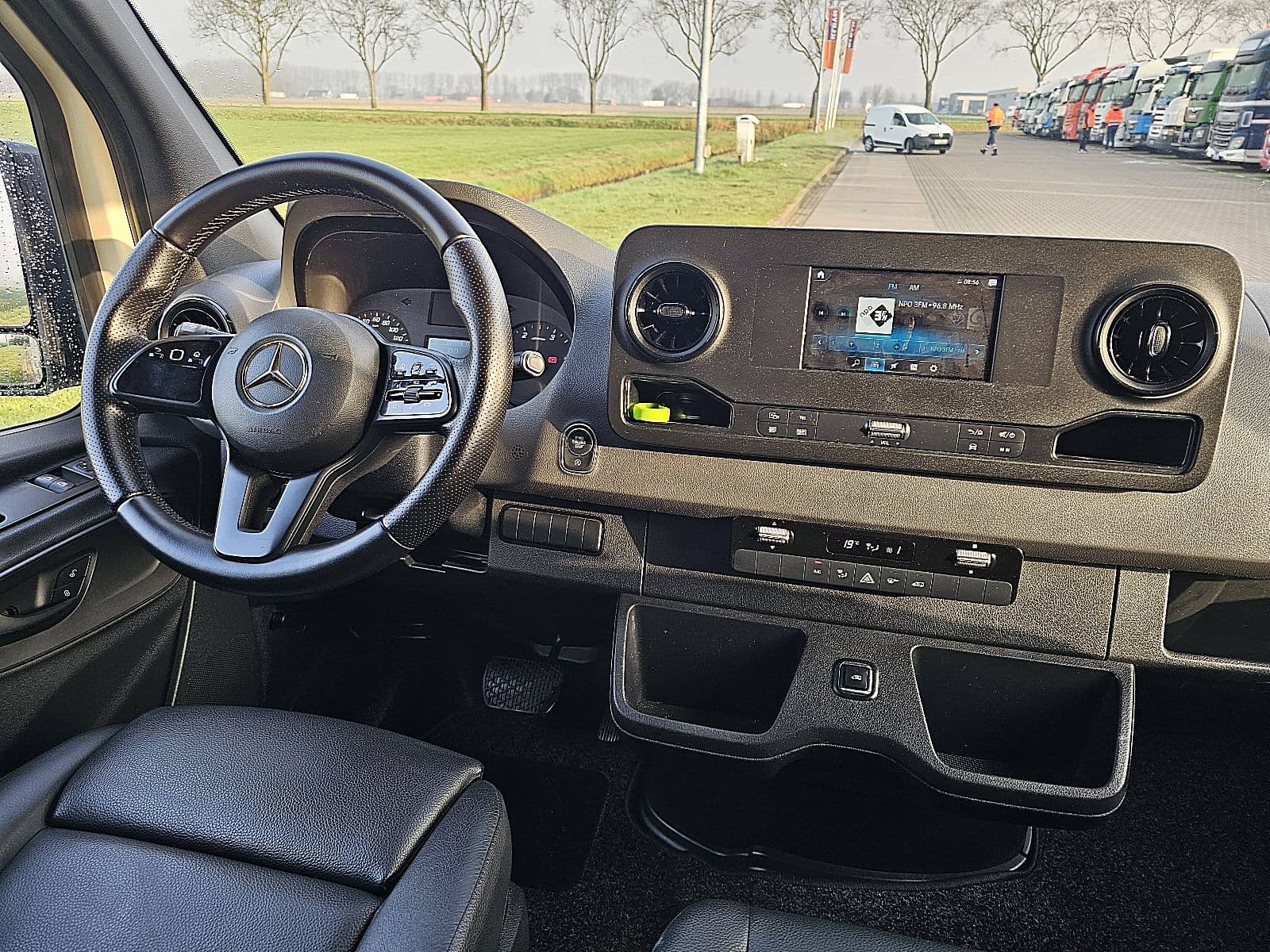 Mercedes-Benz Sprinter thumbnail 7