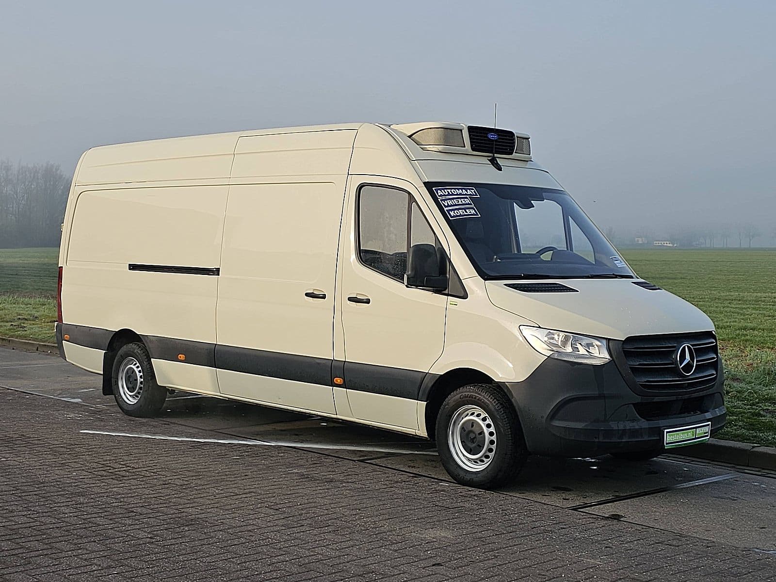 Mercedes-Benz Sprinter thumbnail 4