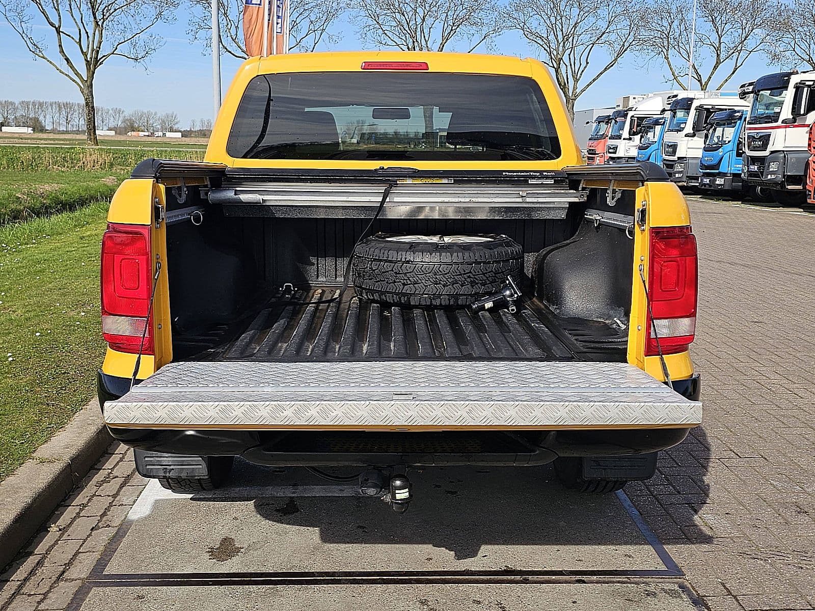 Volkswagen Amarok thumbnail 14