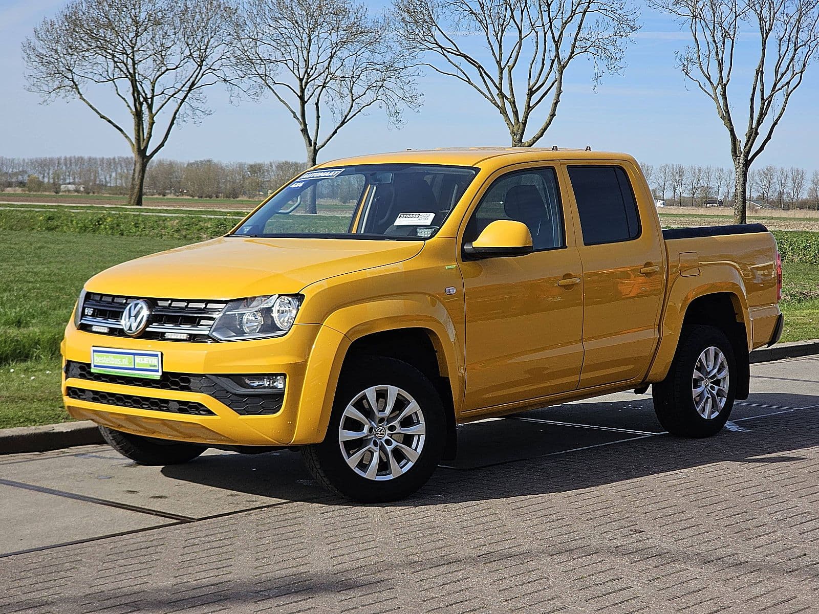 Volkswagen Amarok thumbnail 2