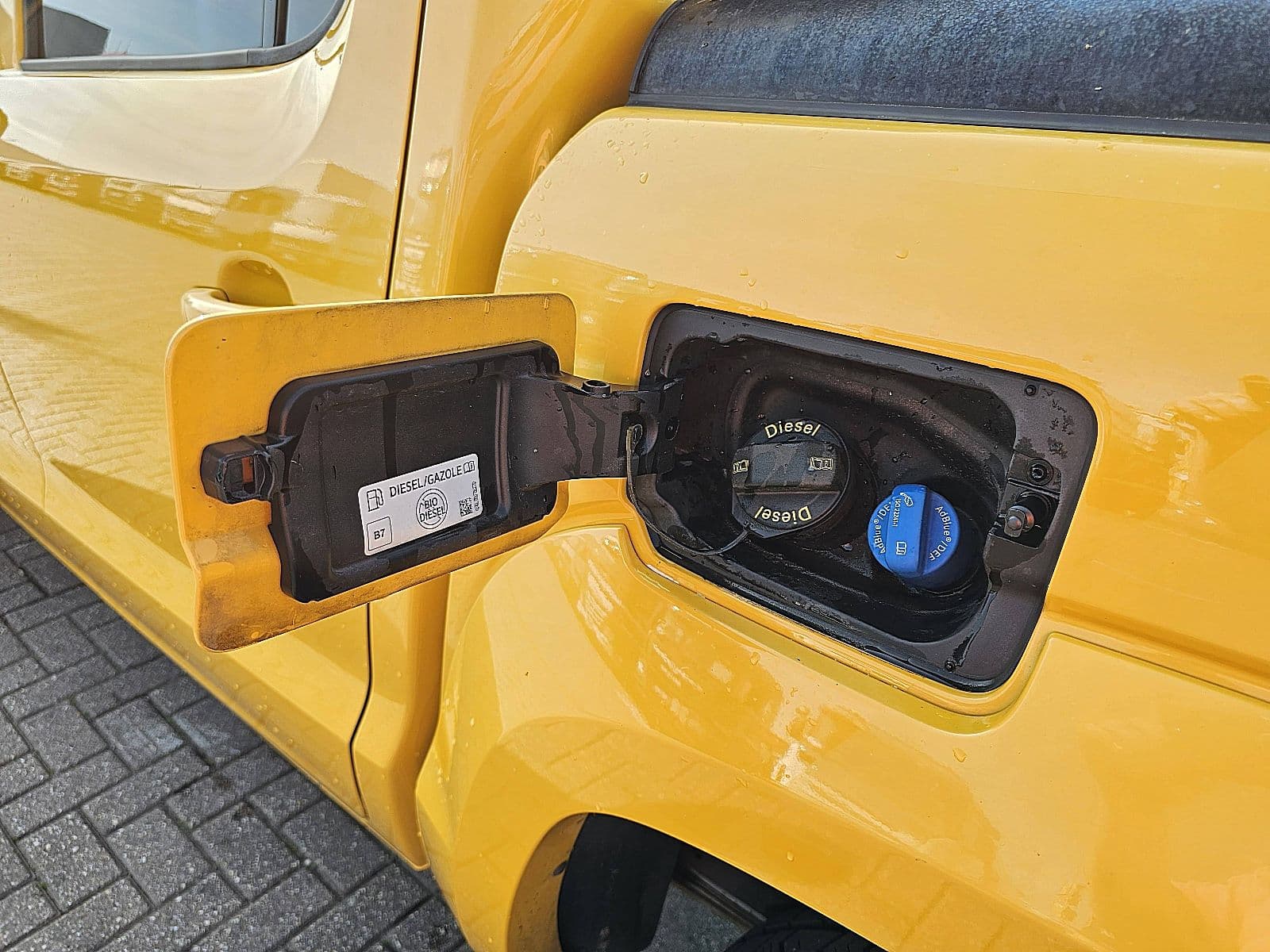 Volkswagen Amarok thumbnail 23