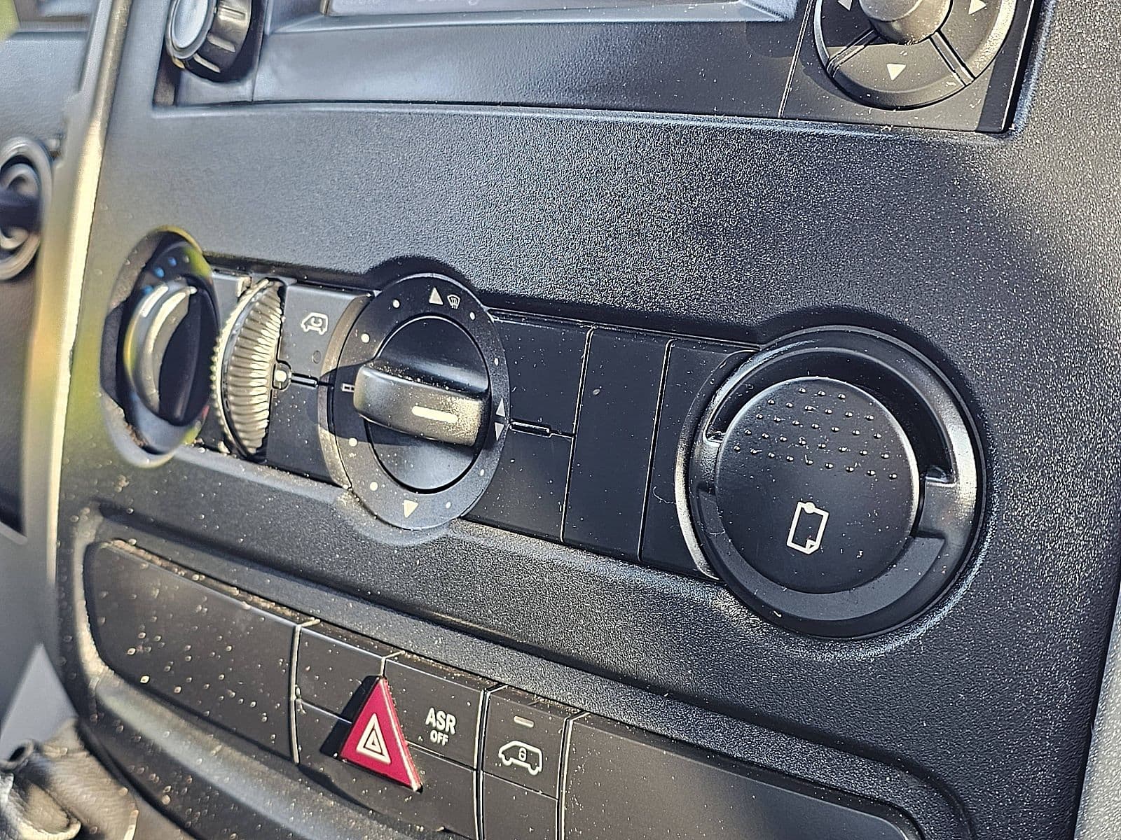 Mercedes-Benz Sprinter thumbnail 9